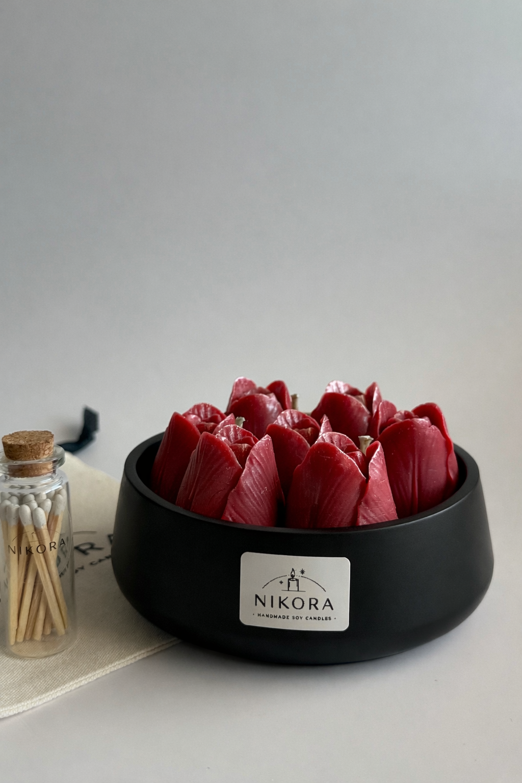 Tulip Bloom Black