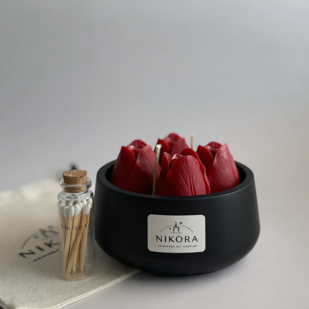 Spring Tulip Black